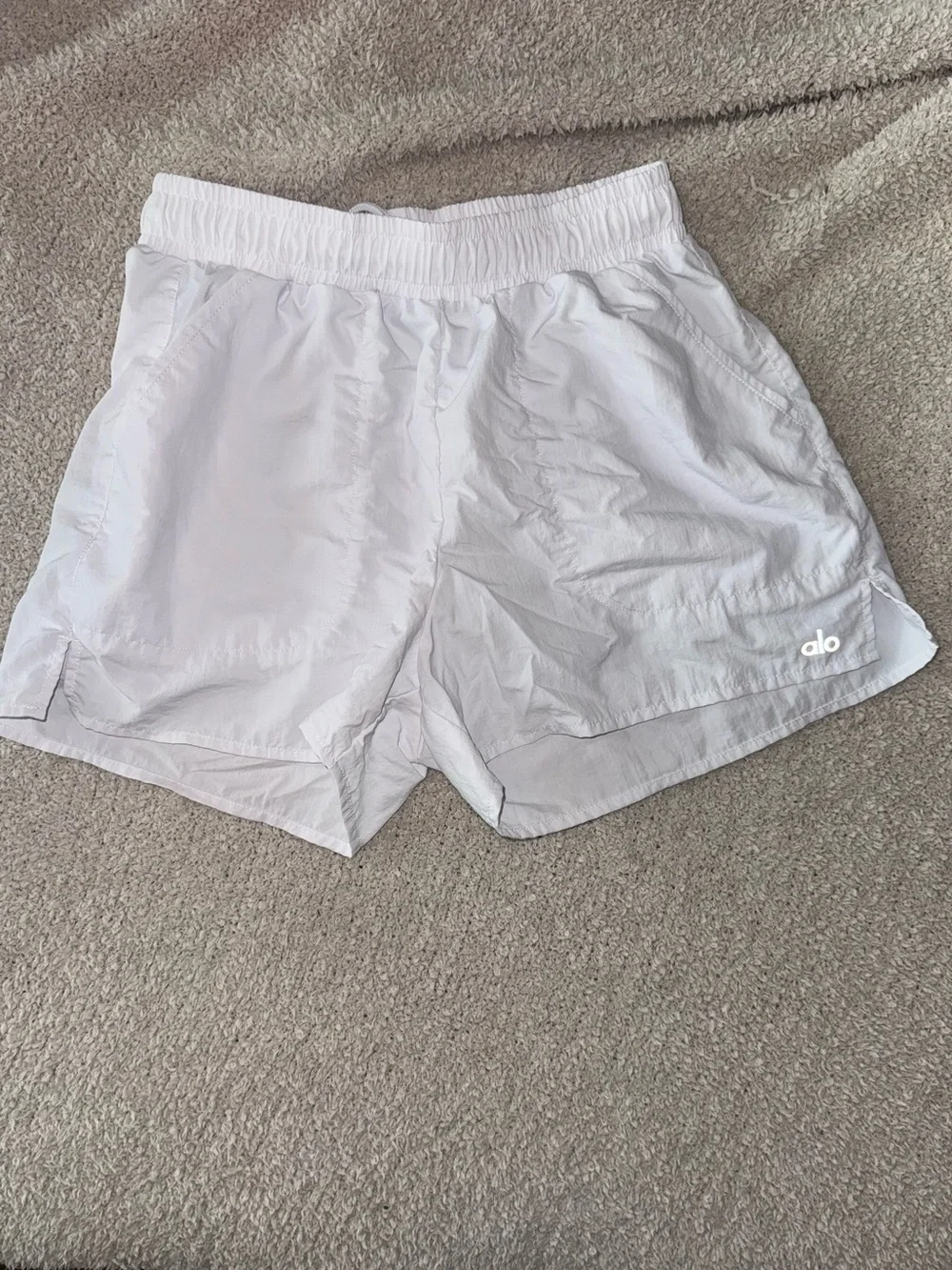 Alo Yoga Alumni Short White XS/S Nylon Side Pockets